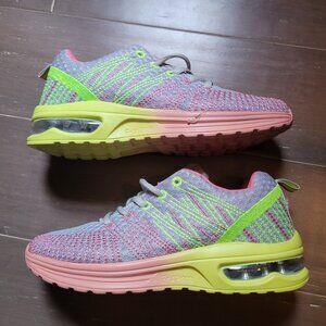 NEW Size 6.5 Omega Walk Sneakers